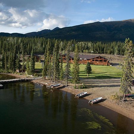 Inconnu Lodge Mcevoy Lake ภายนอก รูปภาพ