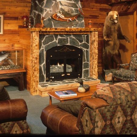 Inconnu Lodge Mcevoy Lake ภายนอก รูปภาพ