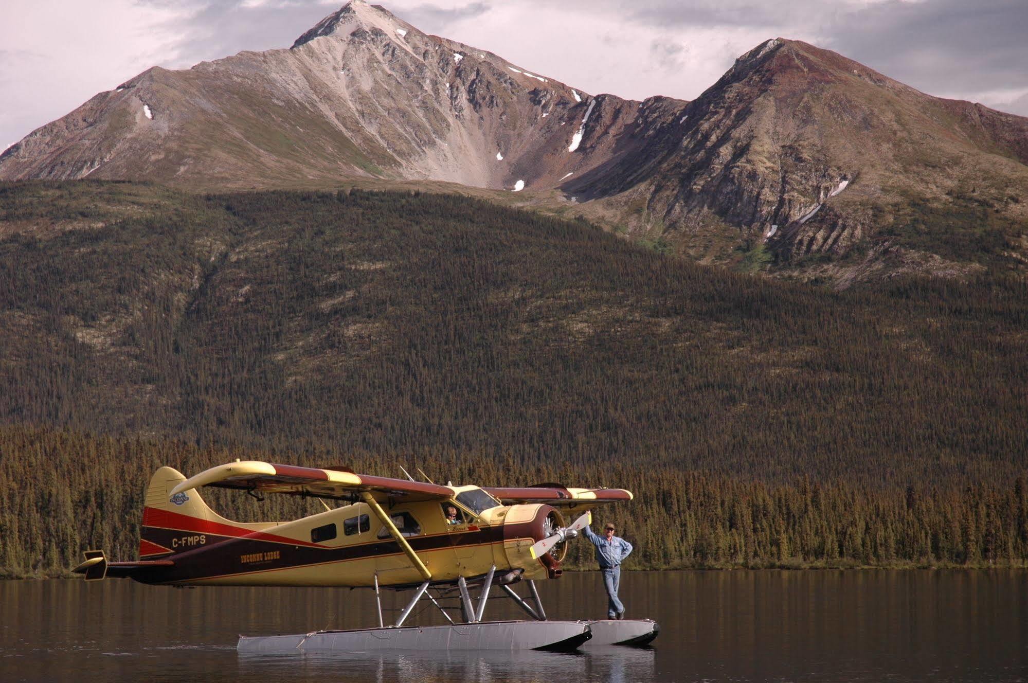 Inconnu Lodge Mcevoy Lake ภายนอก รูปภาพ
